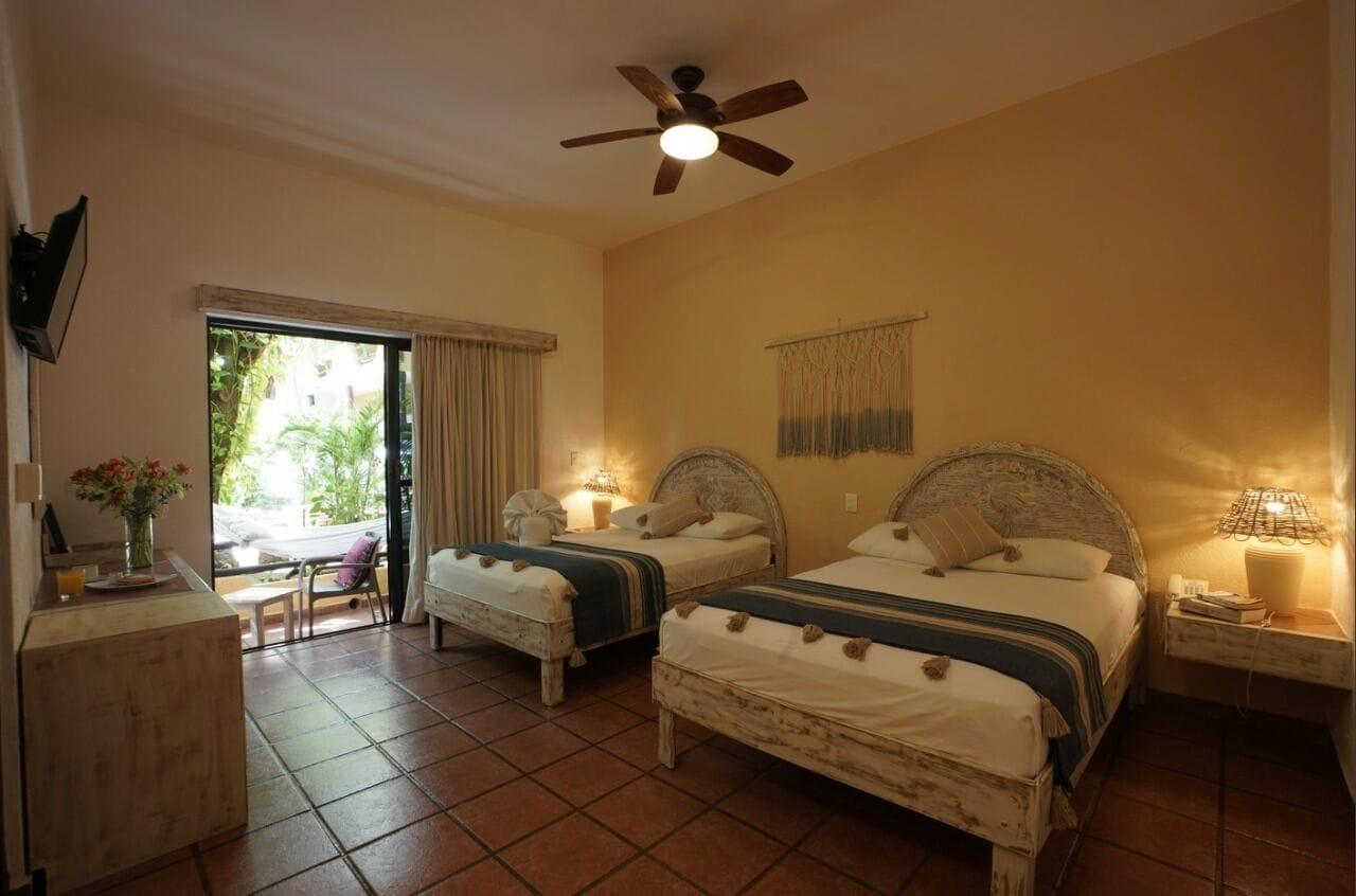Hotel Casa Colibri Плая-дель-Кармен Экстерьер фото