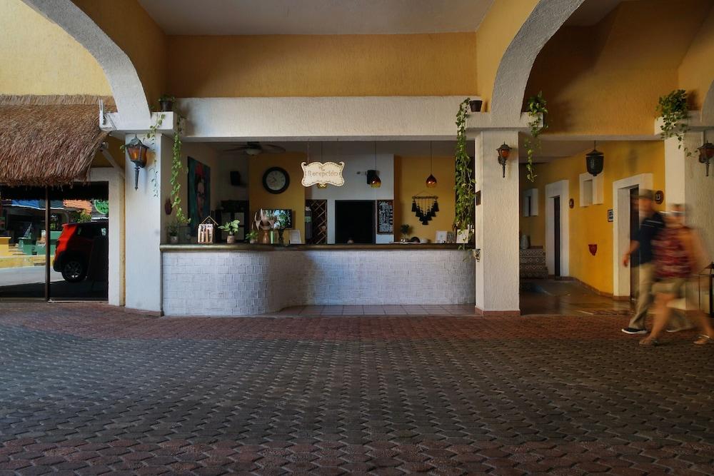 Hotel Casa Colibri Плая-дель-Кармен Экстерьер фото