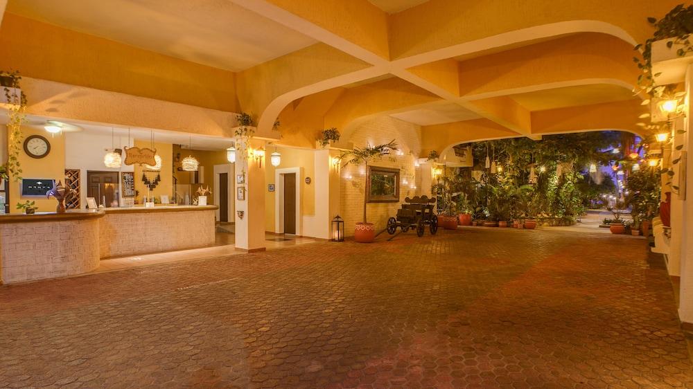 Hotel Casa Colibri Плая-дель-Кармен Экстерьер фото