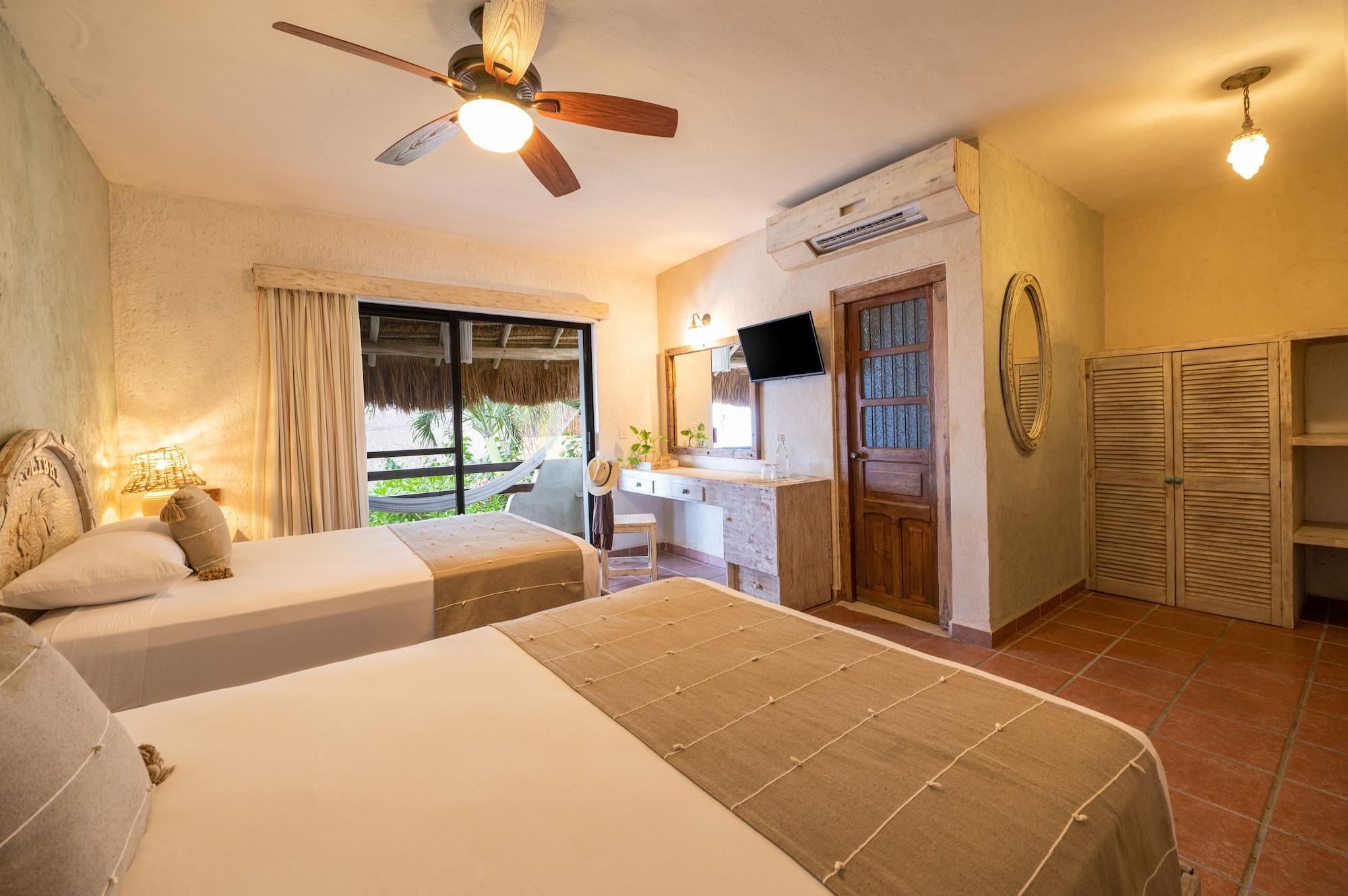 Hotel Casa Colibri Плая-дель-Кармен Экстерьер фото